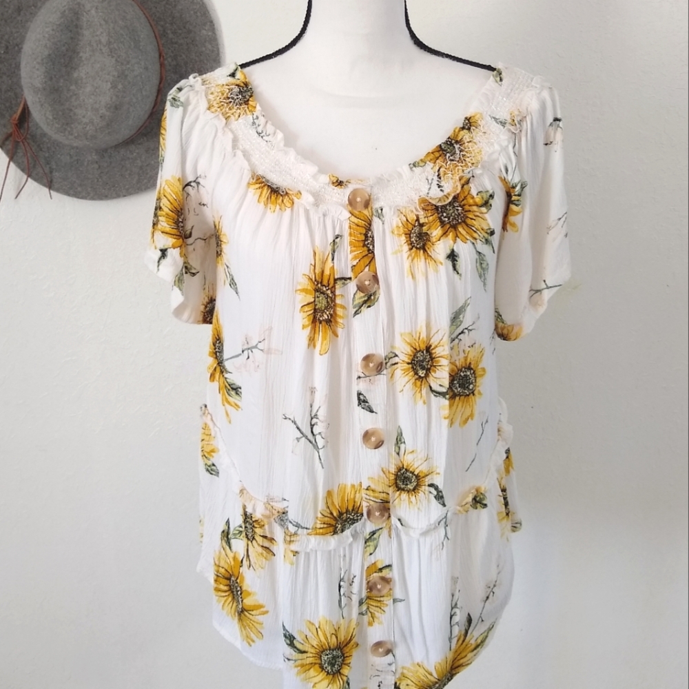 MAURICES sunflower blouse Womens size M